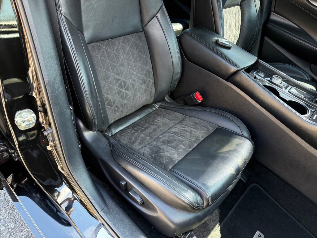 Used 2017 Nissan Maxima SR w/ Midnight Edition image 44