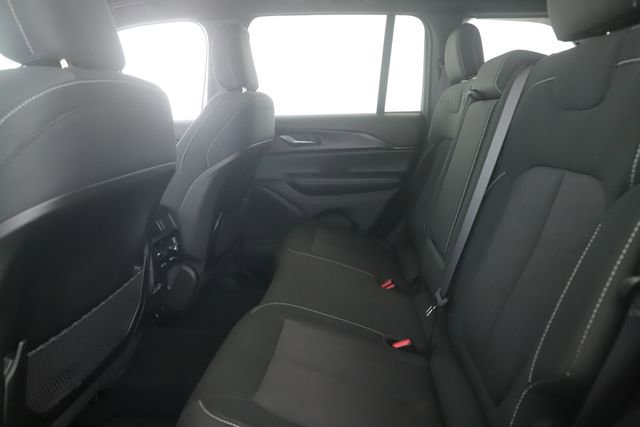 Used 2024 Jeep Grand Cherokee Laredo image 25
