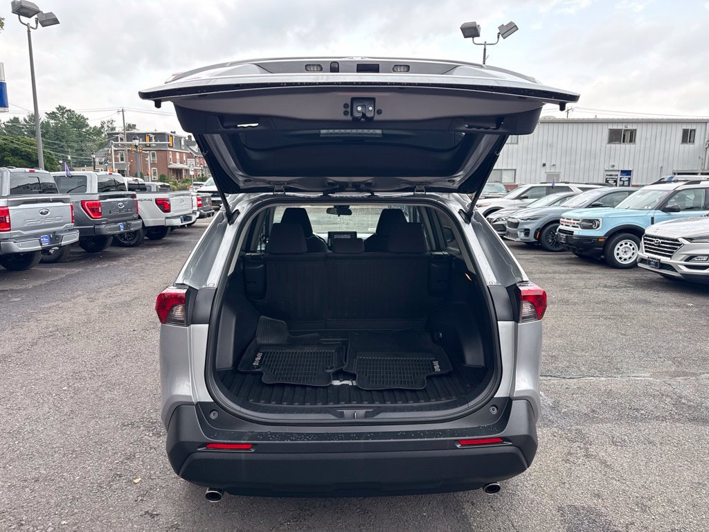 Used 2019 Toyota RAV4 LE w/ All Weather Liner Package AWD/4WD image 10