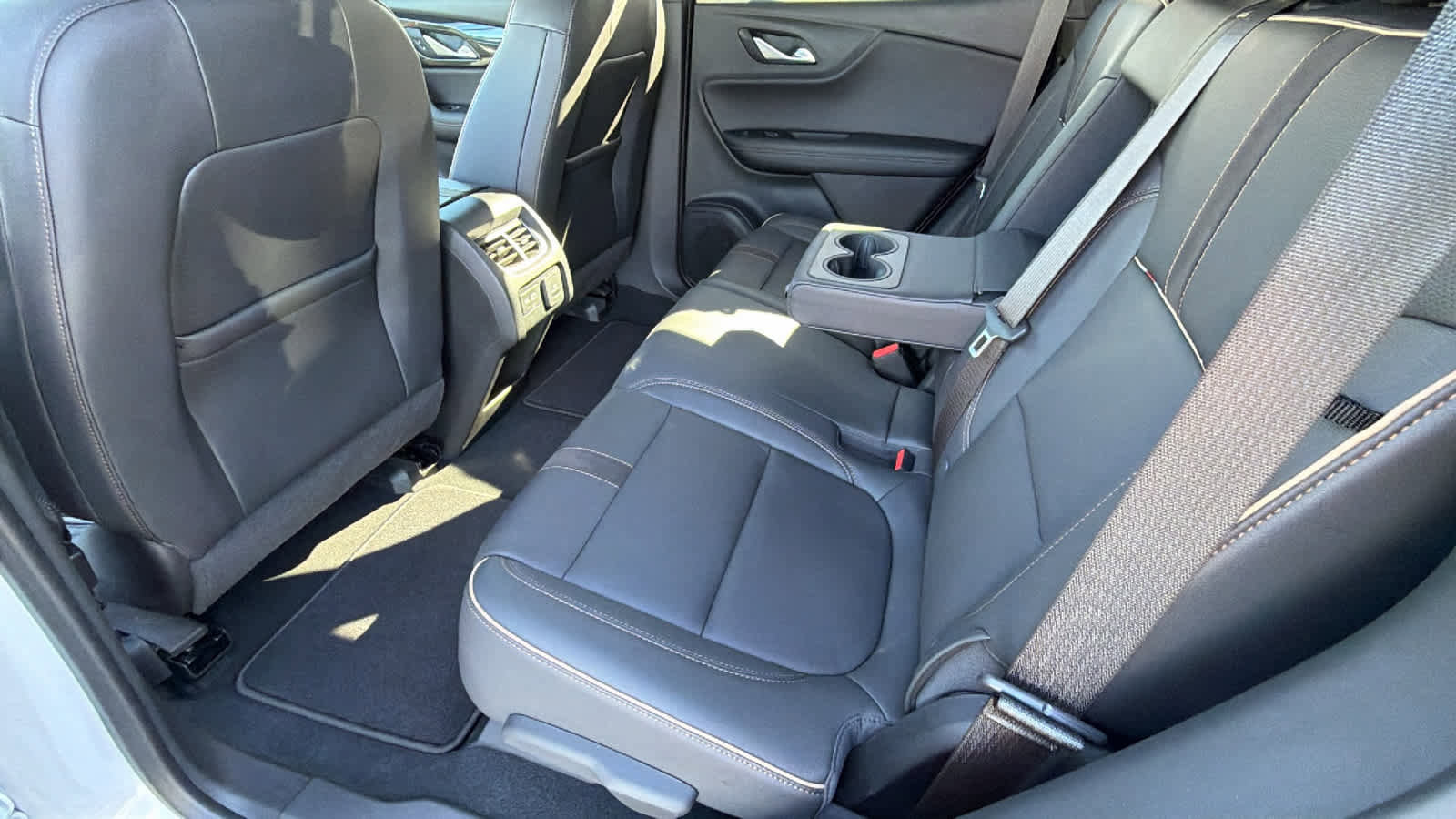 Used 2022 Chevrolet Blazer Premier w/ Enhanced Convenience Package AWD/4WD image 24