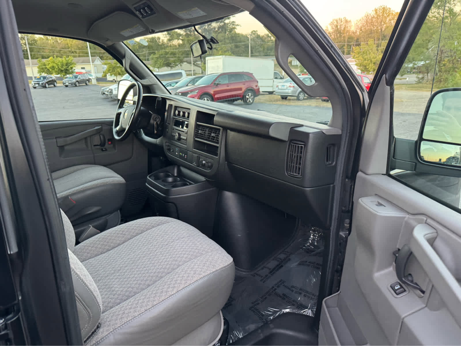 Used 2017 Chevrolet Express 3500 LT w/ LT Preferred Equipment Group RWD image 14