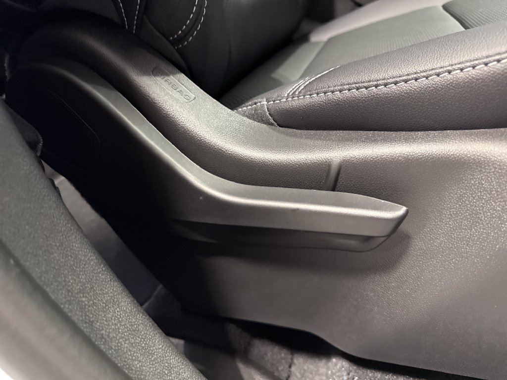 New 2027 Chevrolet Traverse LT w/ Driver Confidence Package FWD image 28