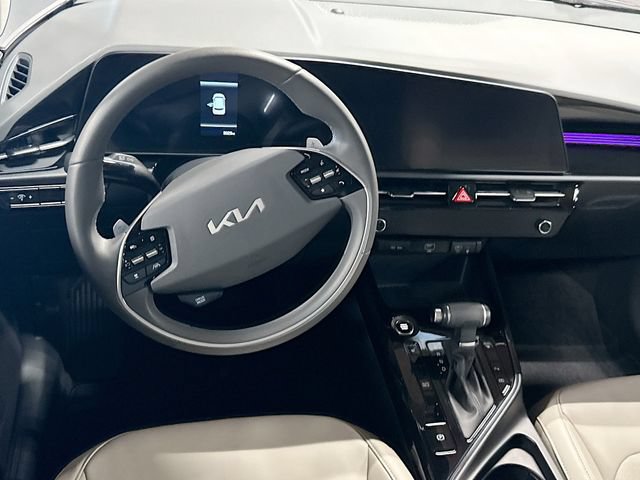 Used 2025 Kia Niro EX FWD image 20