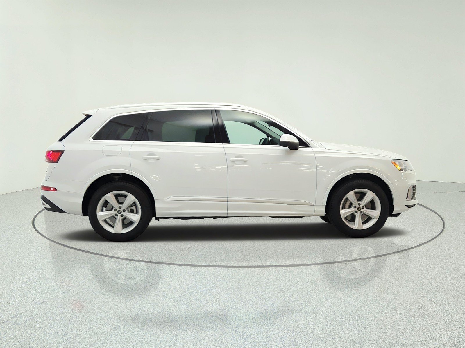 Used 2023 Audi Q7 2.0T Premium Plus w/ Premium Plus Package AWD/4WD image 4