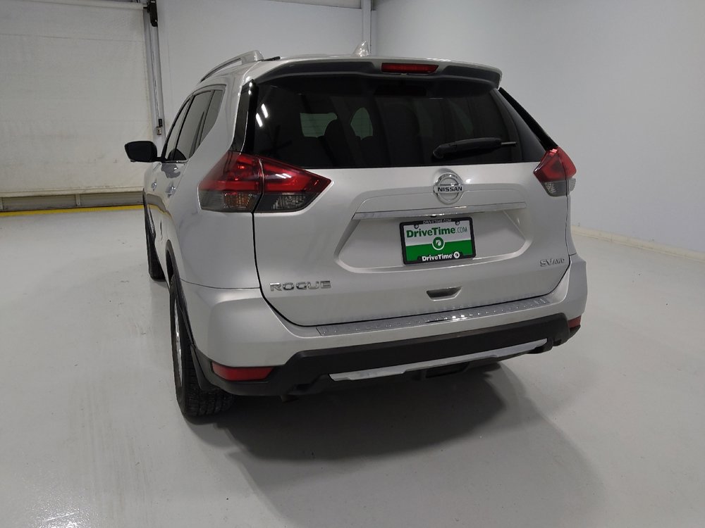Used 2018 Nissan Rogue SV w/ Premium Package image 6