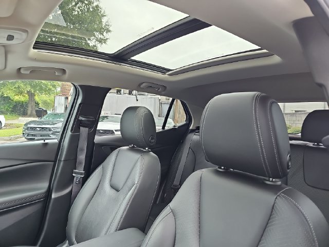 Used 2023 Buick Encore GX Essence w/ Experience Buick Package FWD image 15