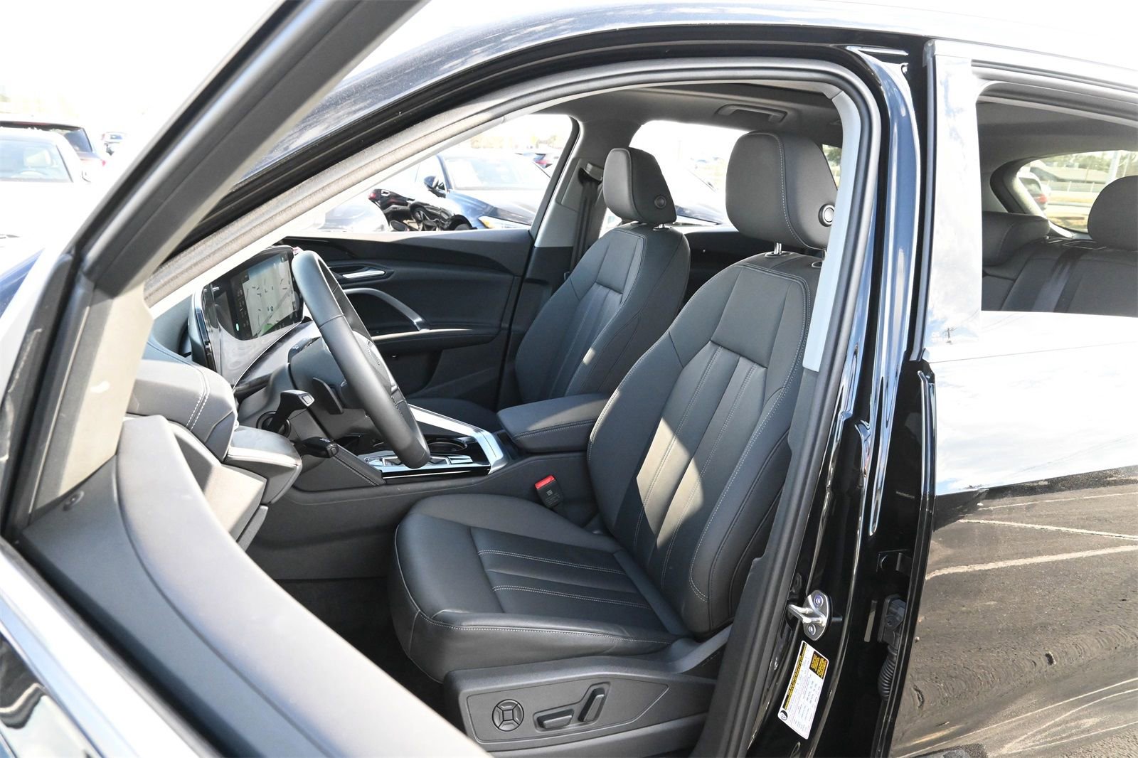 Certified 2025 Audi Q5 Premium w/ Convenience Package image 15