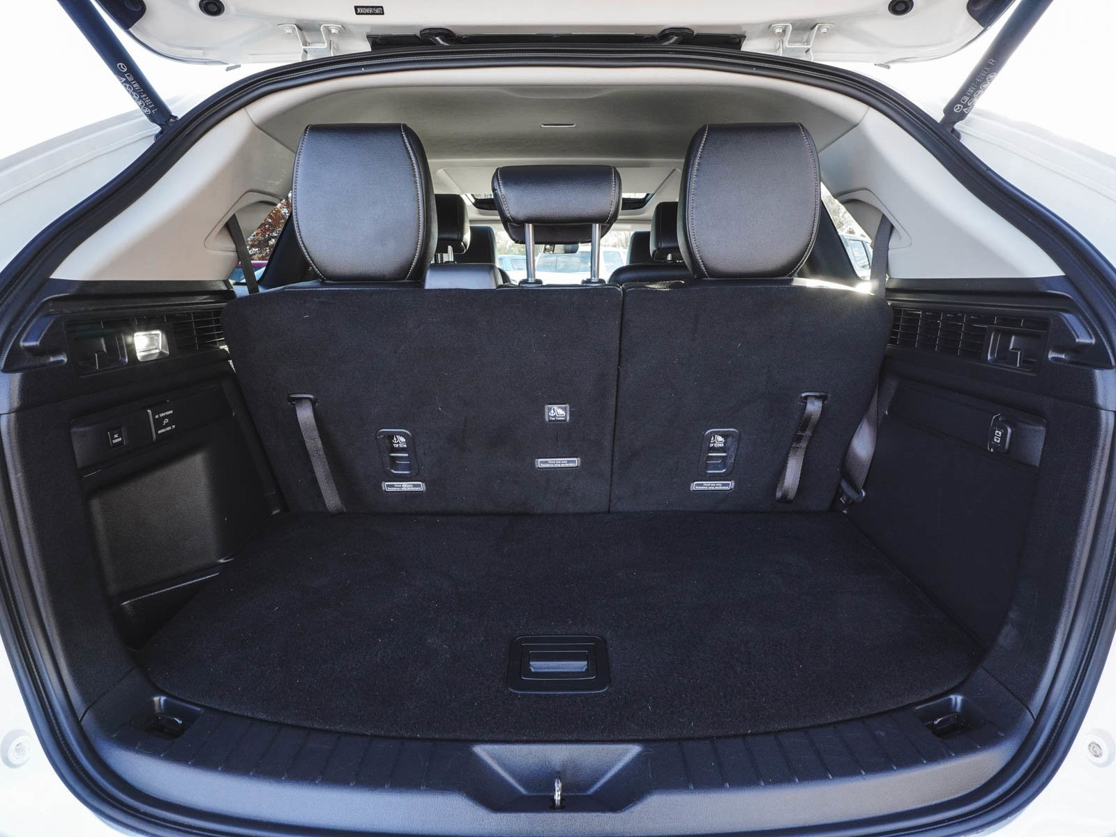 Used 2024 MAZDA CX-90 Plug-In Hybrid w/ Premium Pkg image 41