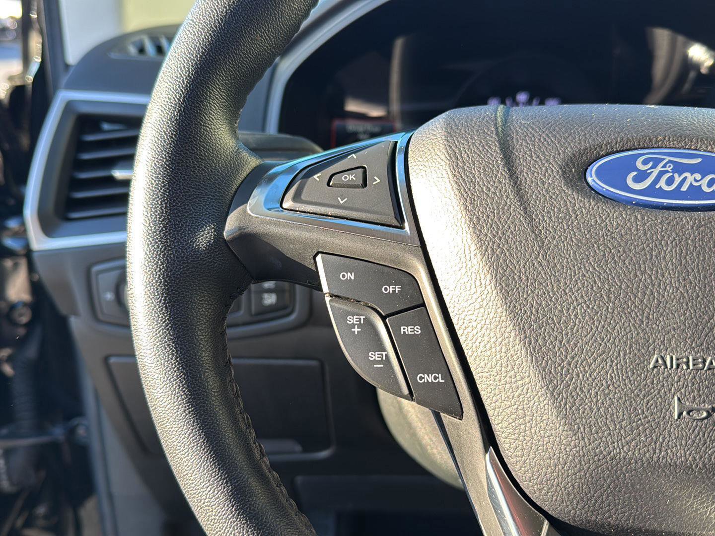 Used 2022 Ford Edge SEL w/ Sport Appearance Package image 18