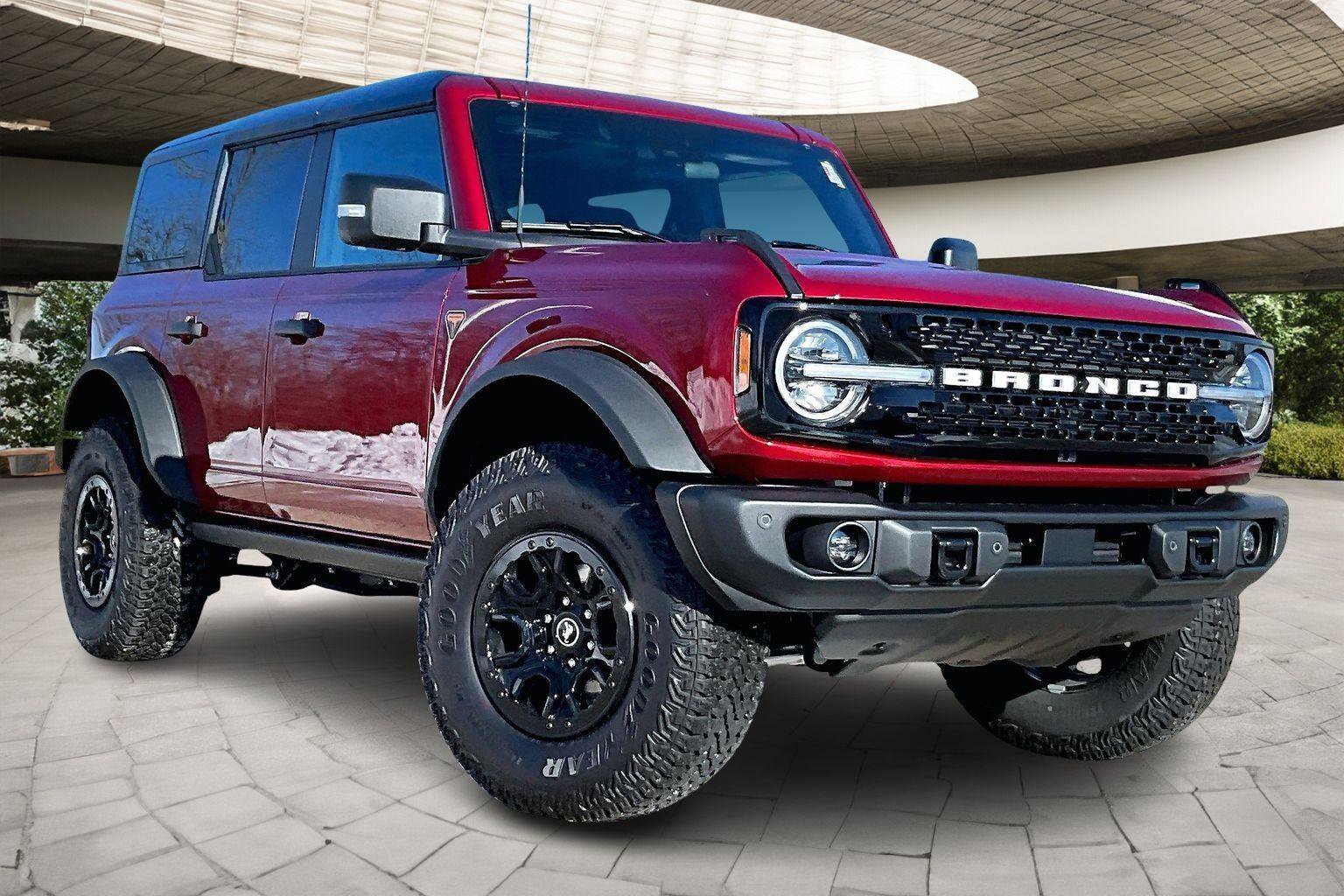 New 2025 Ford Bronco Badlands image 2