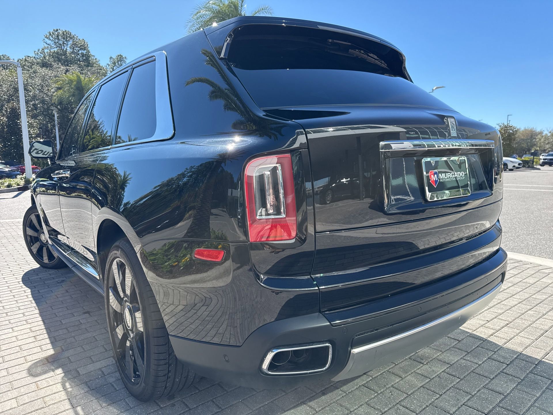Used 2022 Rolls-Royce Cullinan image 2