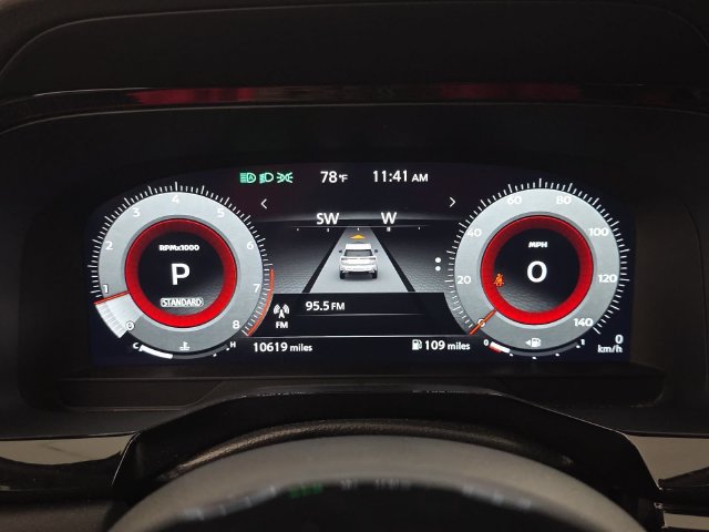 Used 2025 Nissan Pathfinder Platinum FWD image 19