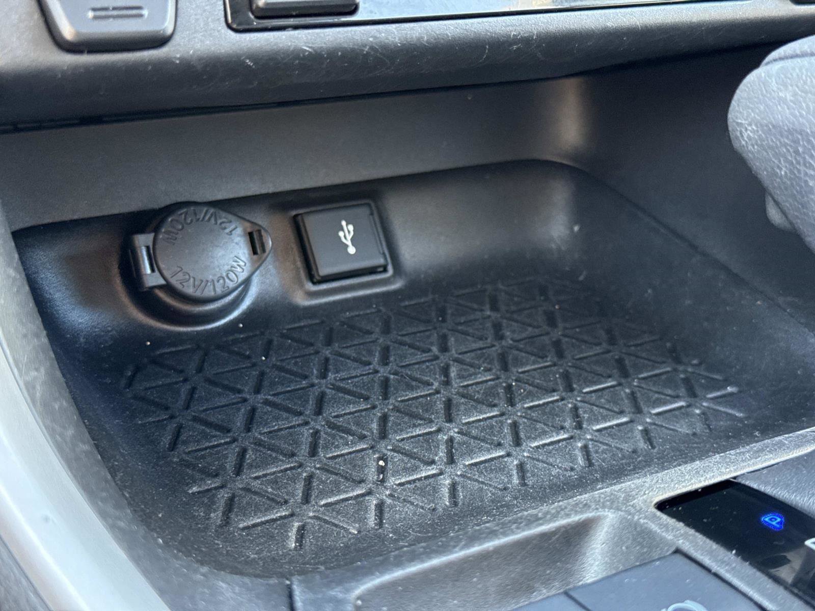 Used 2022 Toyota RAV4 XLE image 15