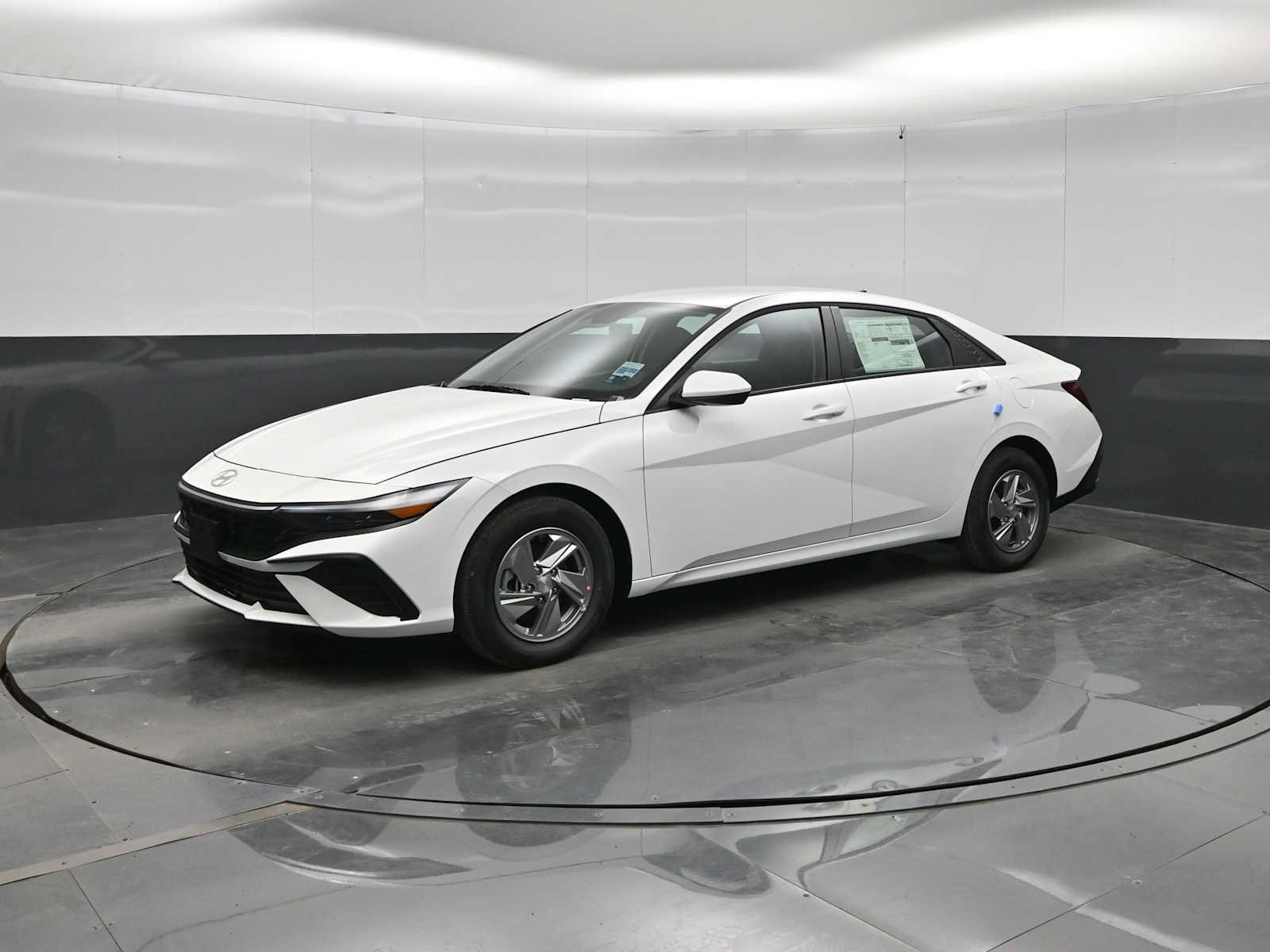 New 2026 Hyundai Elantra SE
