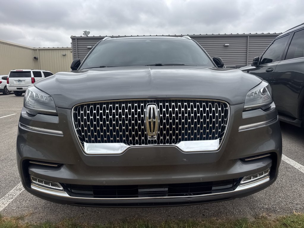 Used 2021 Lincoln Aviator Reserve w/ Equipment Group 201A AWD/4WD image 2