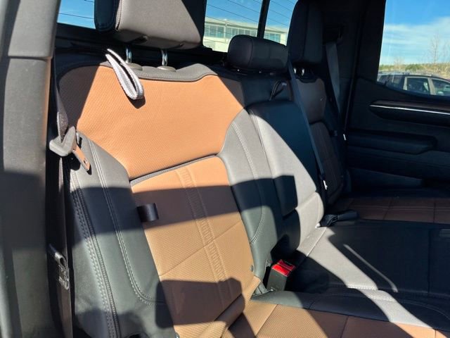 Used 2024 Chevrolet Silverado 1500 High Country w/ Technology Package AWD/4WD image 23