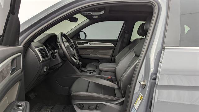 Used 2021 Volkswagen Atlas Cross Sport SE w/ Panoramic Sunroof Package image 13