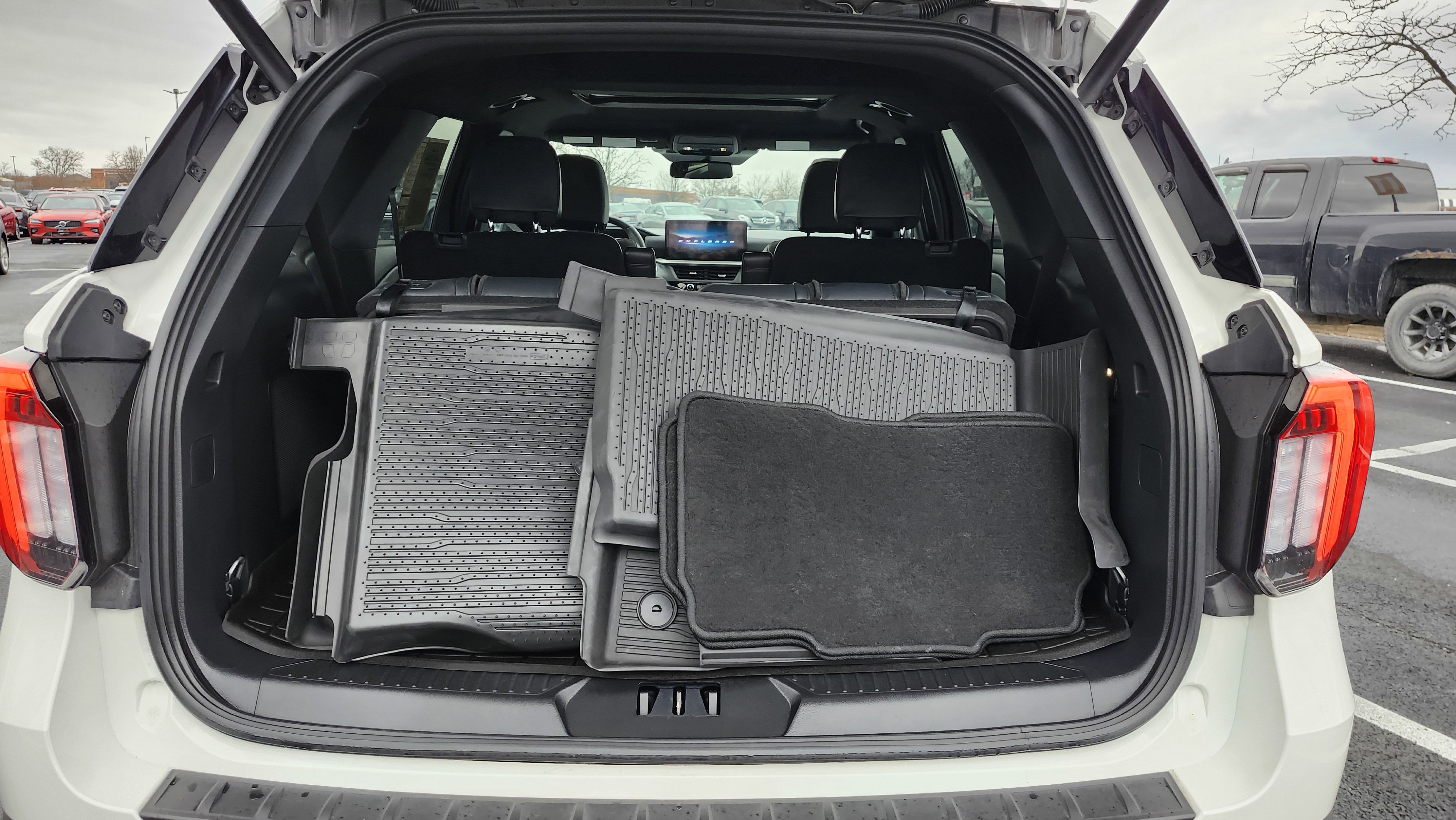 Used 2025 Ford Explorer ST w/ Sun And Sound Package image 25