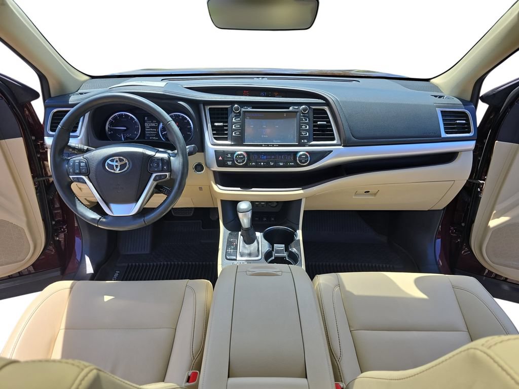 Certified 2019 Toyota Highlander XLE AWD/4WD image 11