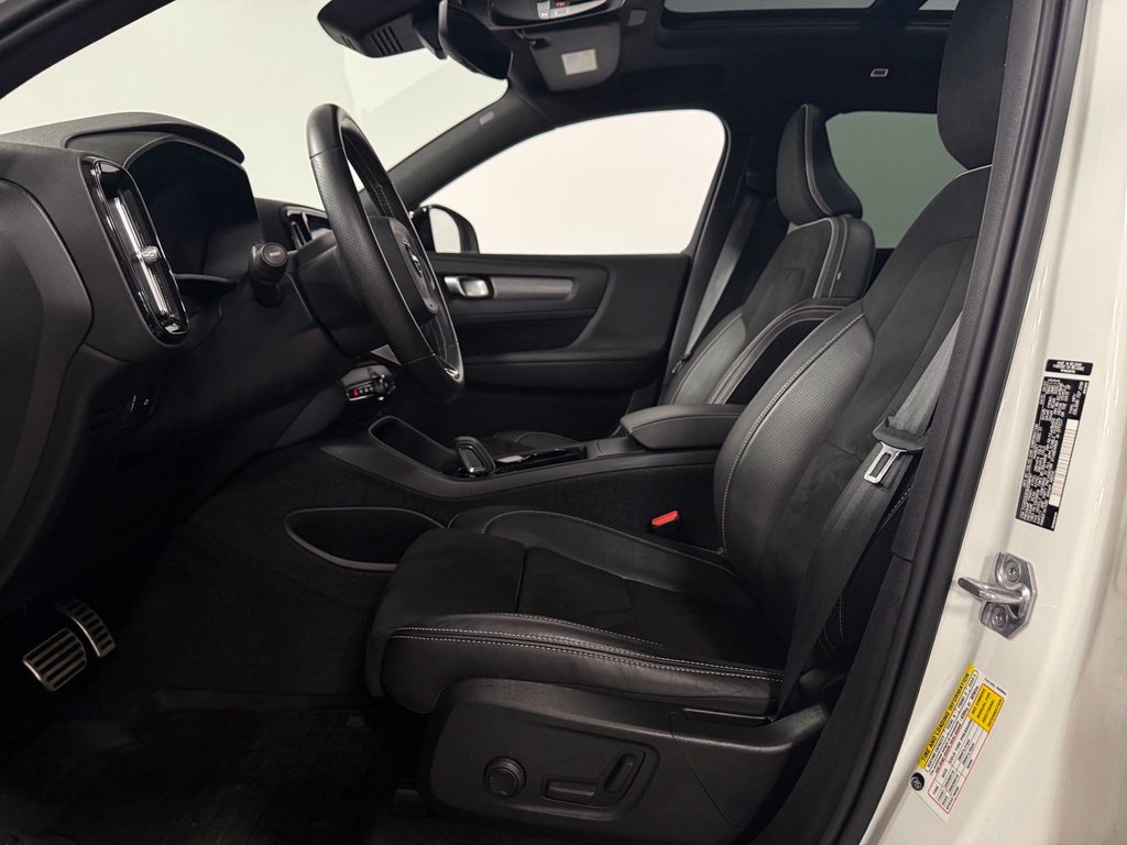 Used 2021 Volvo XC40 P8 Recharge w/ Climate Package AWD/4WD image 9