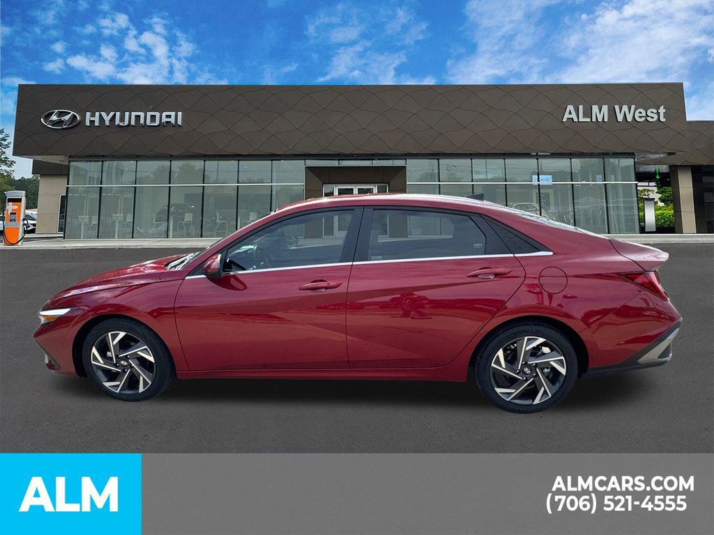Used 2025 Hyundai Elantra SEL image 9