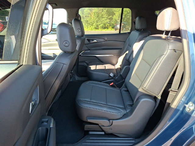 Used 2025 Chevrolet Traverse LT AWD/4WD image 10