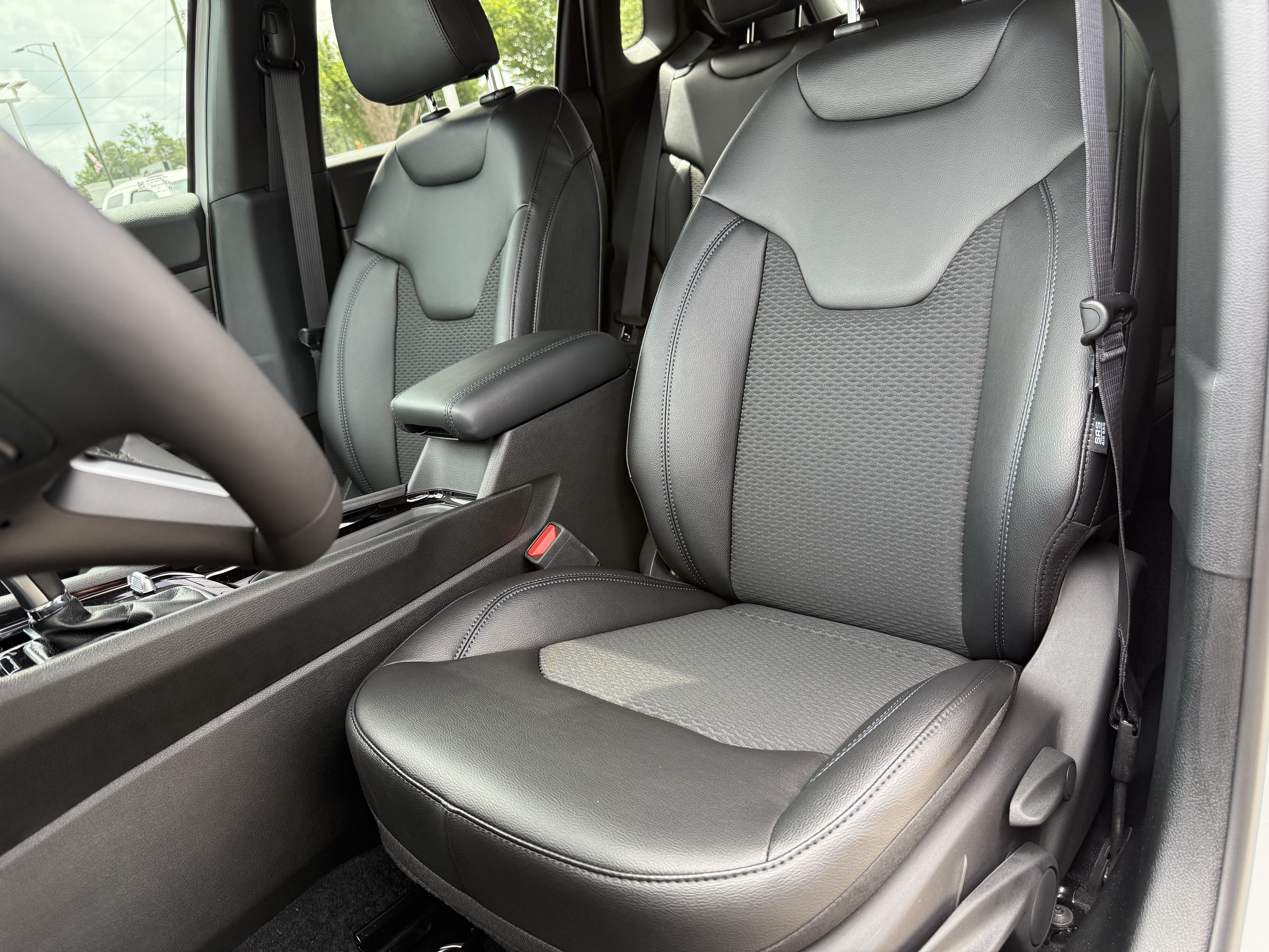 New 2026 Jeep Compass Latitude AWD/4WD image 16