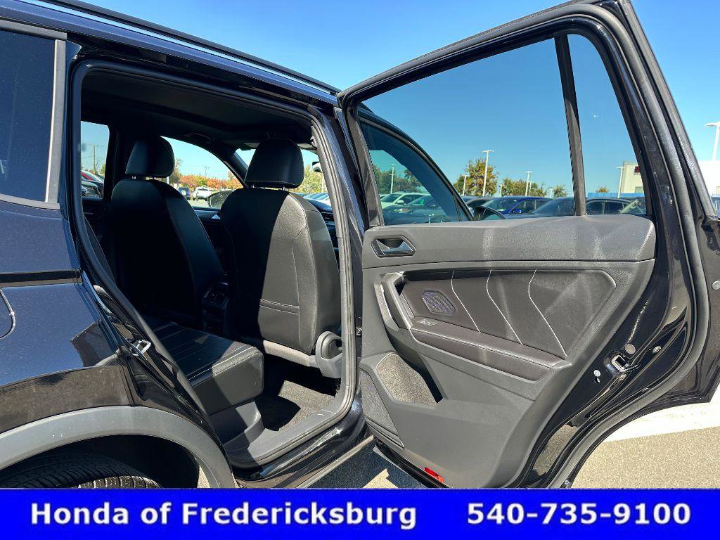 Used 2024 Volkswagen Tiguan SE R-Line image 33