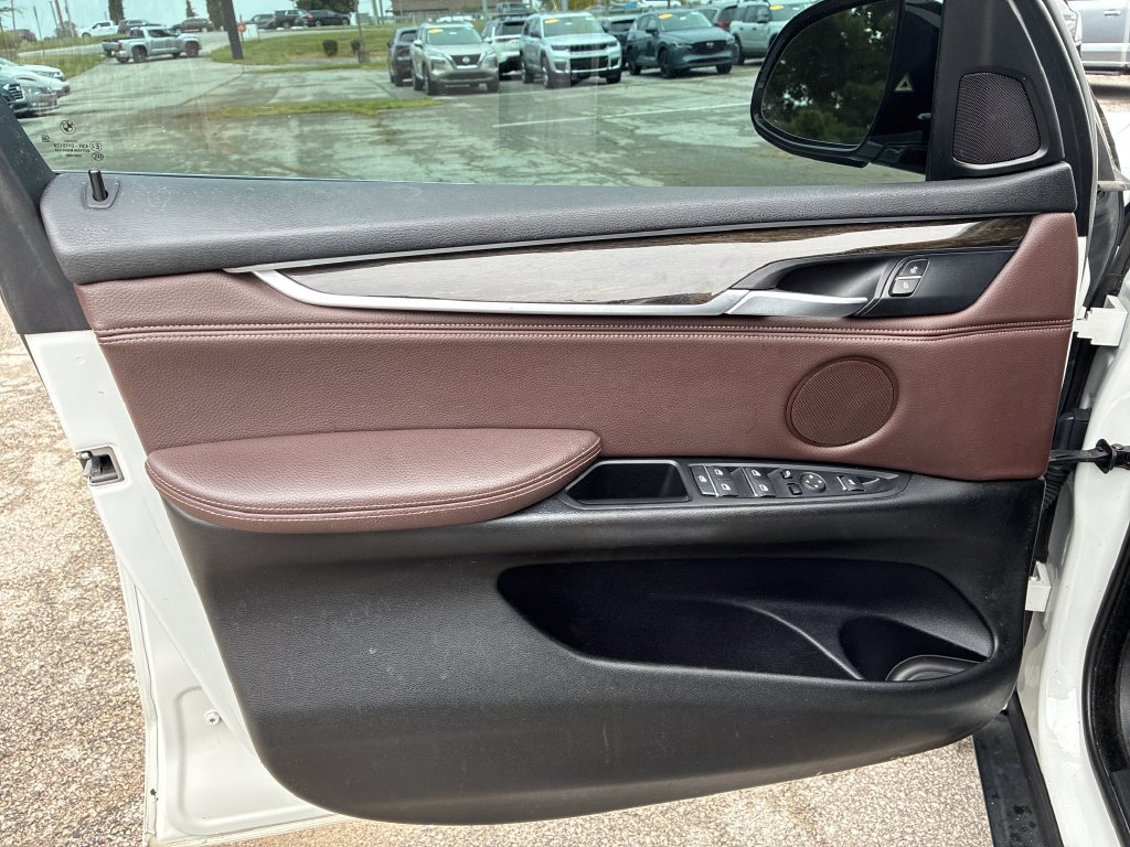 Used 2018 BMW X5 xDrive40e AWD/4WD image 12