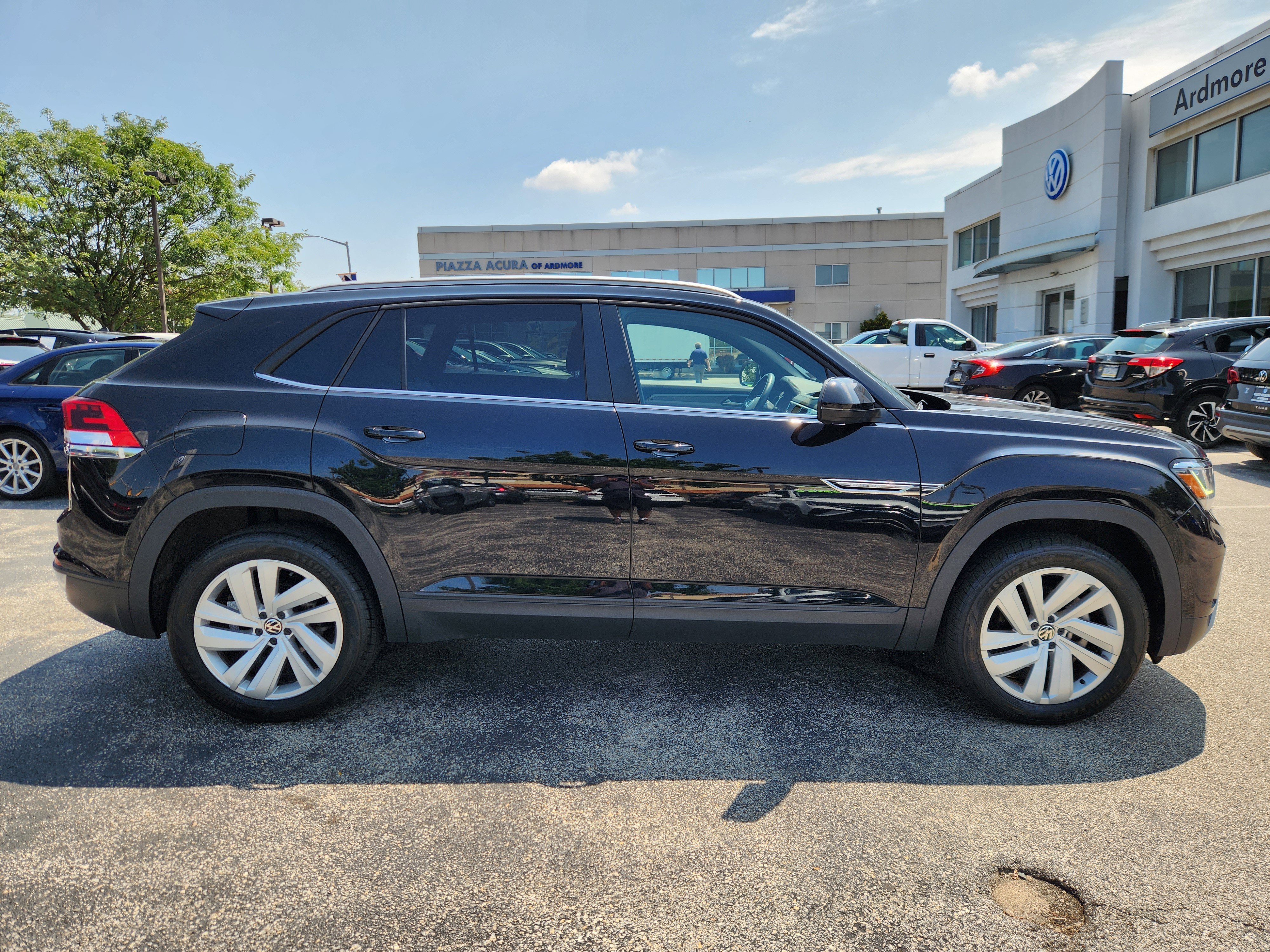 Used 2022 Volkswagen Atlas Cross Sport SE image 6