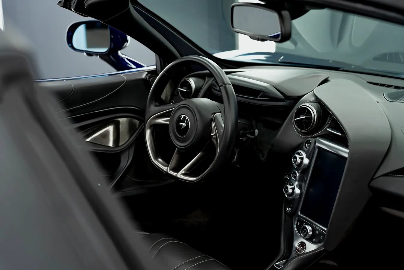Used 2020 McLaren 720S Spider RWD image 26