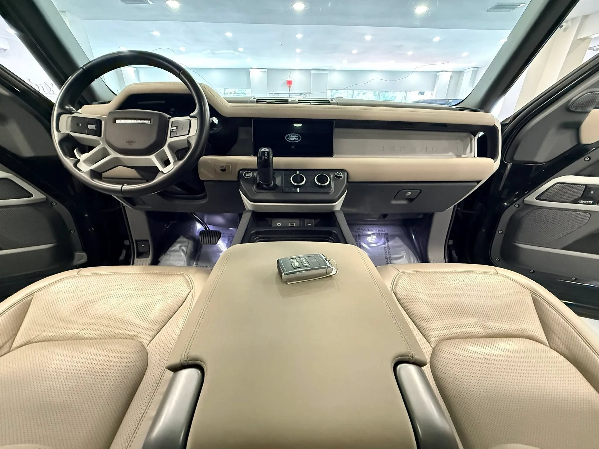 Used 2023 Land Rover Defender 110 SE AWD/4WD image 19