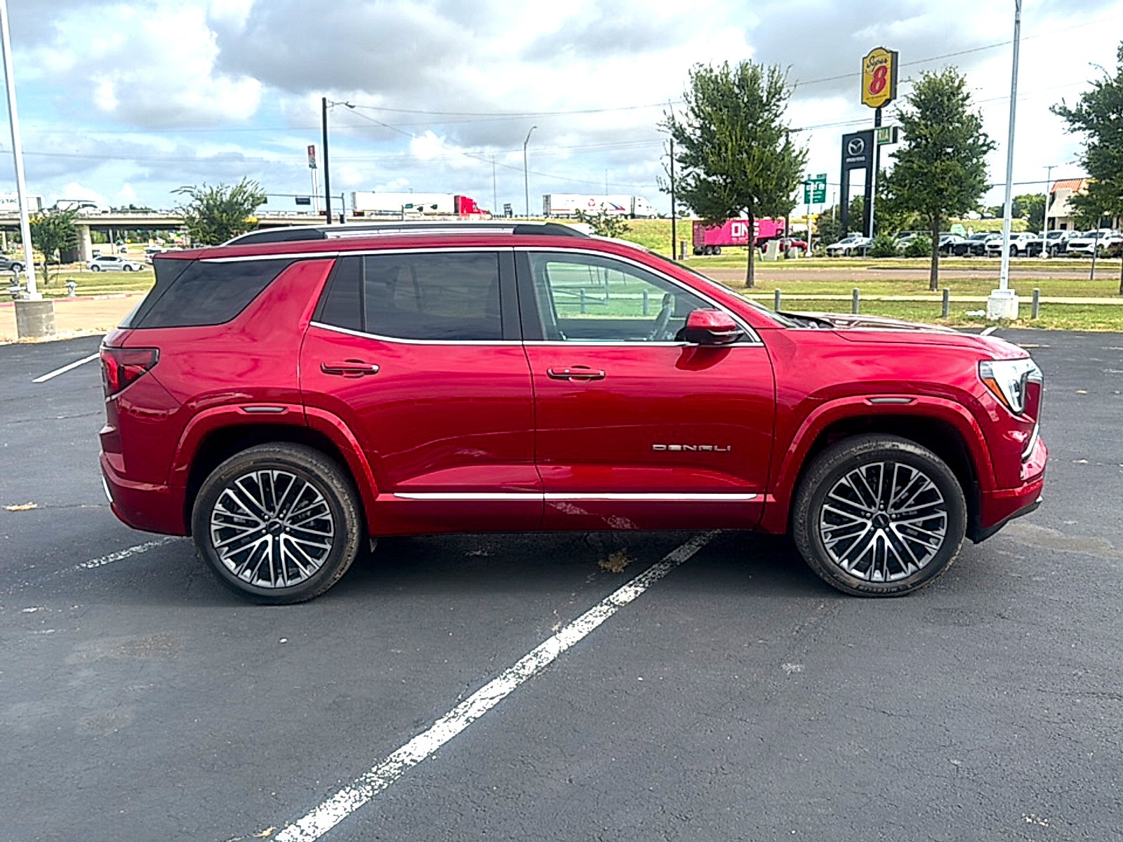 Used 2026 GMC Terrain Denali AWD/4WD image 5