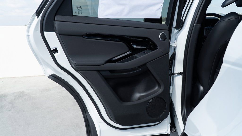 Used 2025 Land Rover Range Rover Evoque S image 27