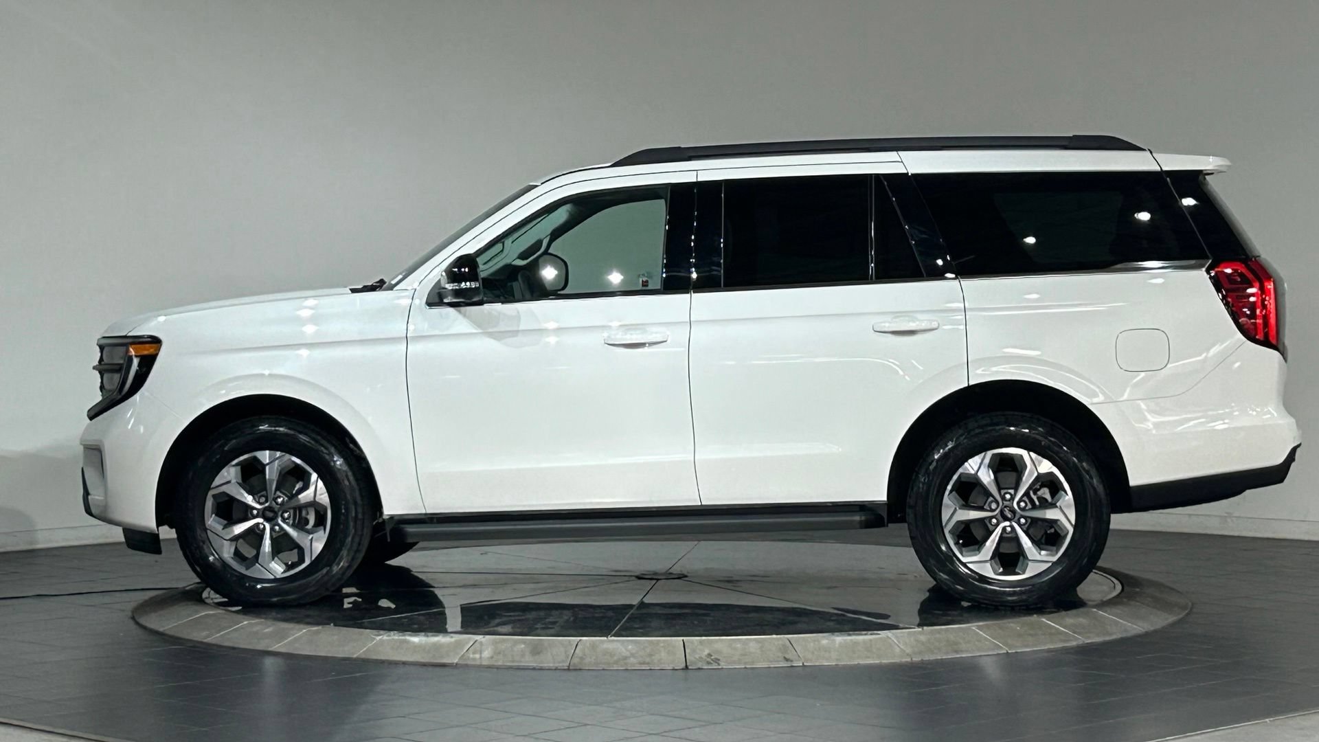 New 2027 Ford Expedition Active AWD/4WD image 6