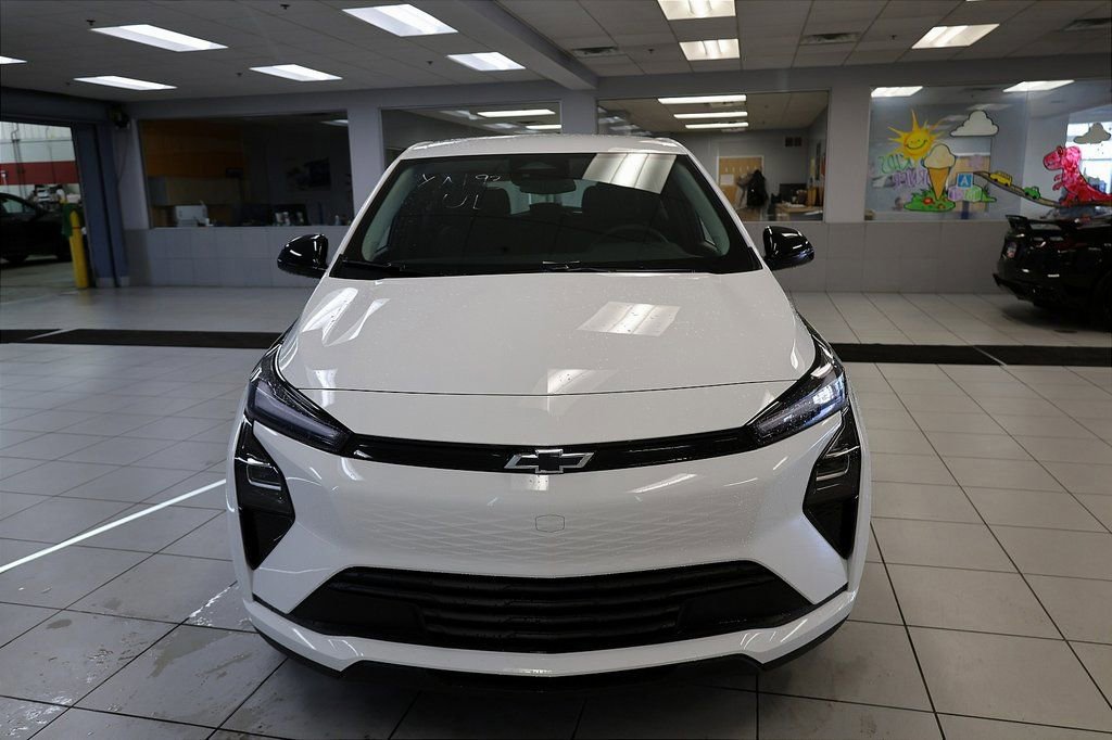 New 2027 Chevrolet Bolt LT w/ Comfort Package image 8