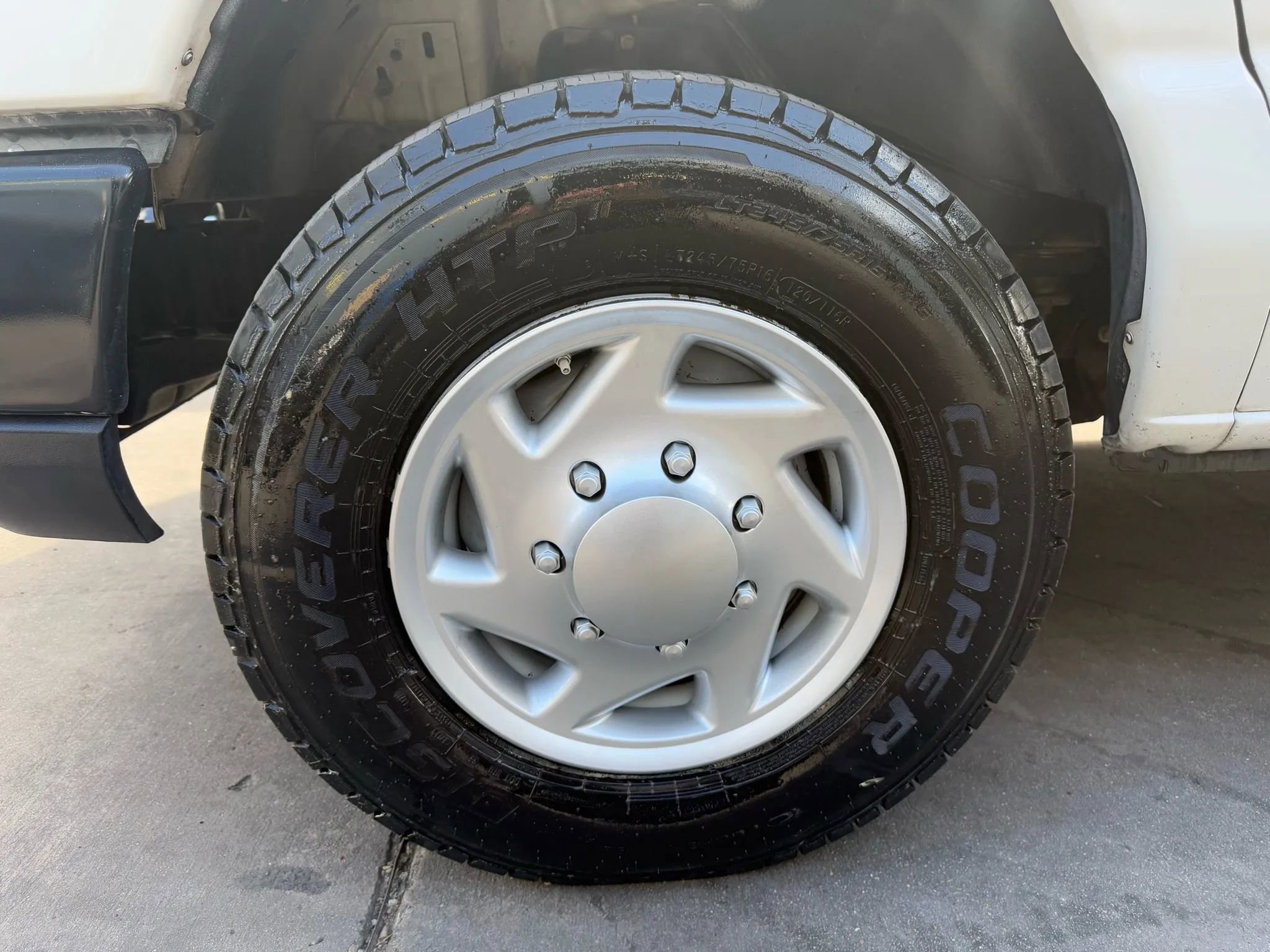 Used 2011 Ford E-250 and Econoline 250 Extended w/ PWR Group image 18