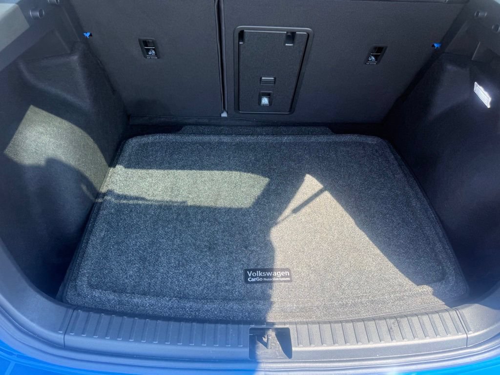 Used 2024 Volkswagen Taos SE AWD/4WD image 44