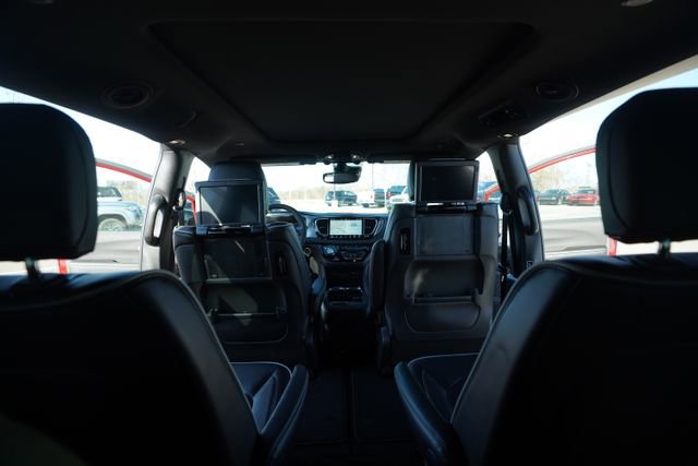 New 2026 Chrysler Pacifica Limited w/ Uconnect Theater Family Group image 22