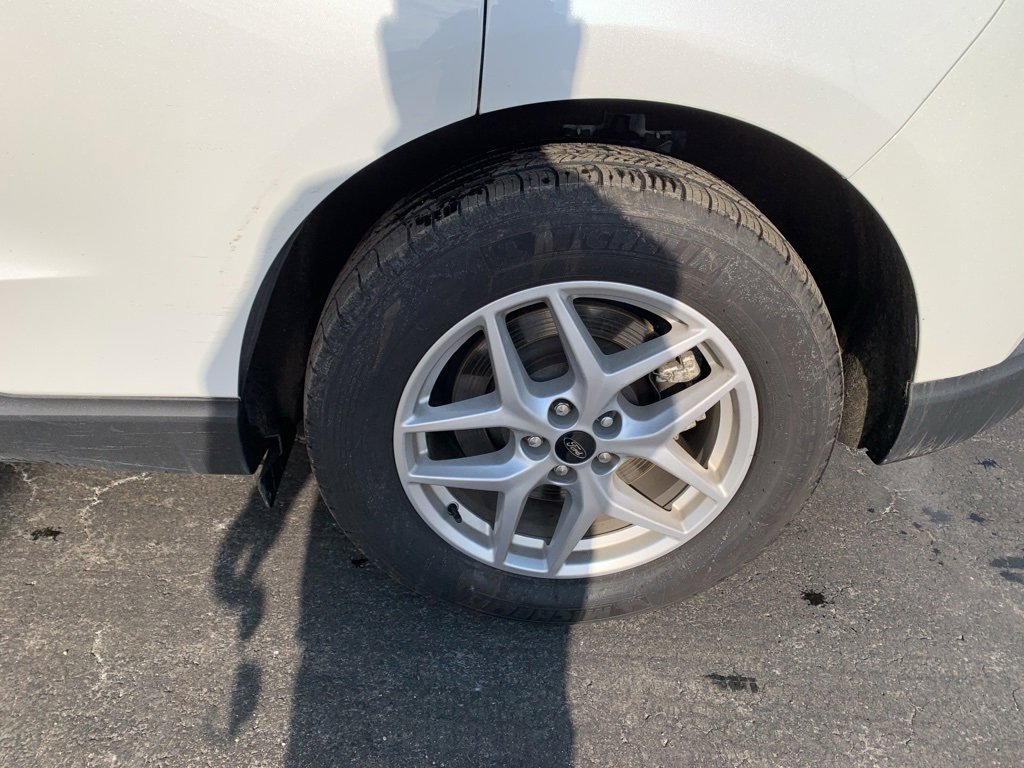 Used 2024 Ford Edge SEL w/ Convenience Package image 9