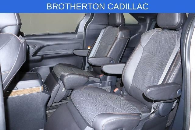Used 2025 Toyota Sienna Platinum AWD/4WD image 30