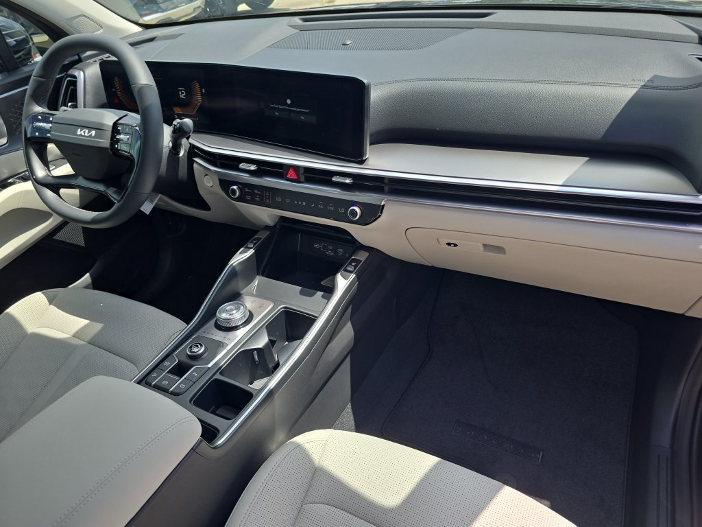 New 2026 Kia Sorento EX FWD image 12