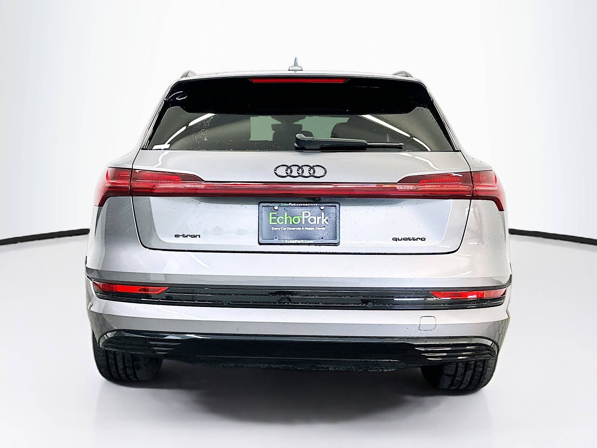 Used 2023 Audi e-tron Premium w/ Convenience Plus Package AWD/4WD image 7
