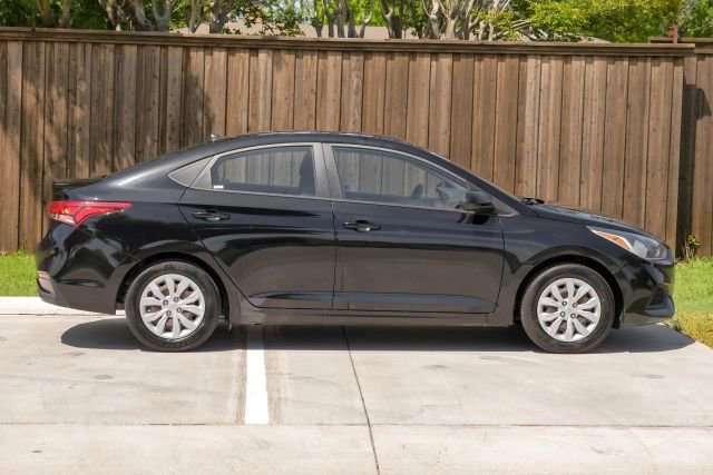 Used 2020 Hyundai Accent SE image 9