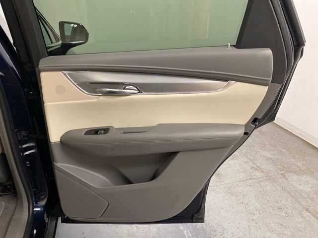 Used 2017 Cadillac XT5 Luxury w/ Driver Awareness Package AWD/4WD image 26
