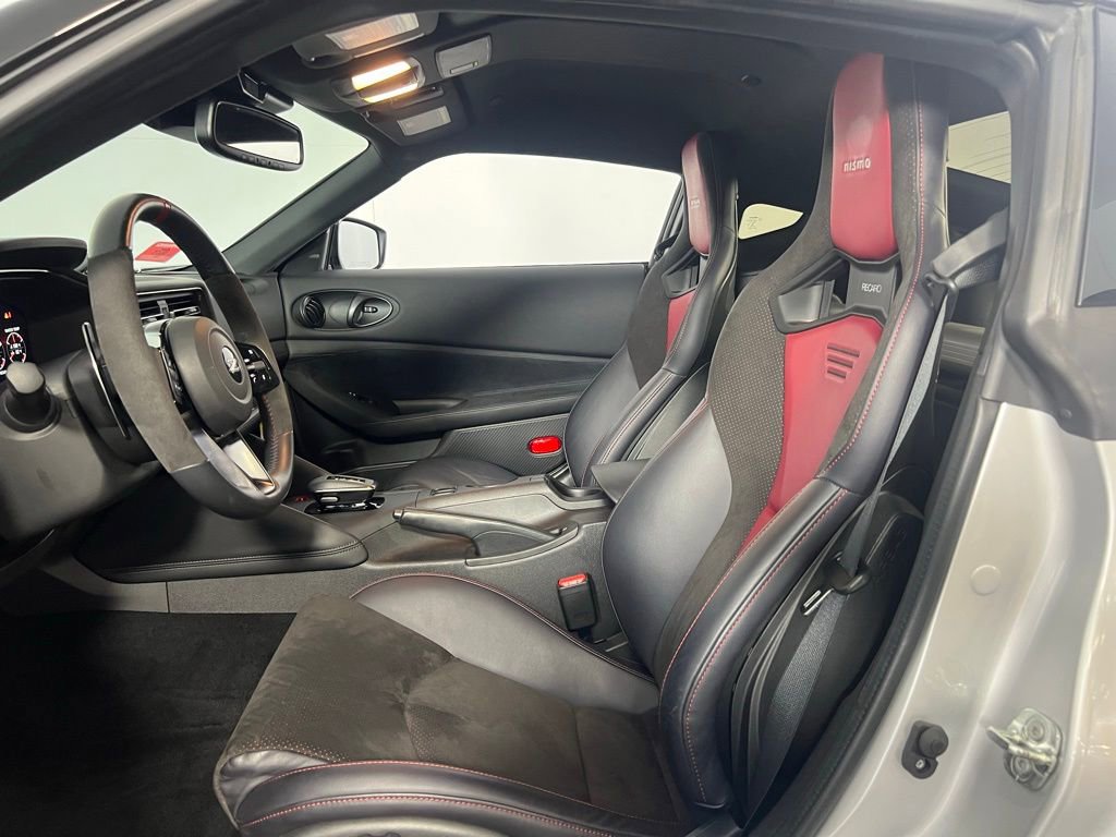 Used 2025 Nissan Z NISMO w/ Floor Mat Package image 24