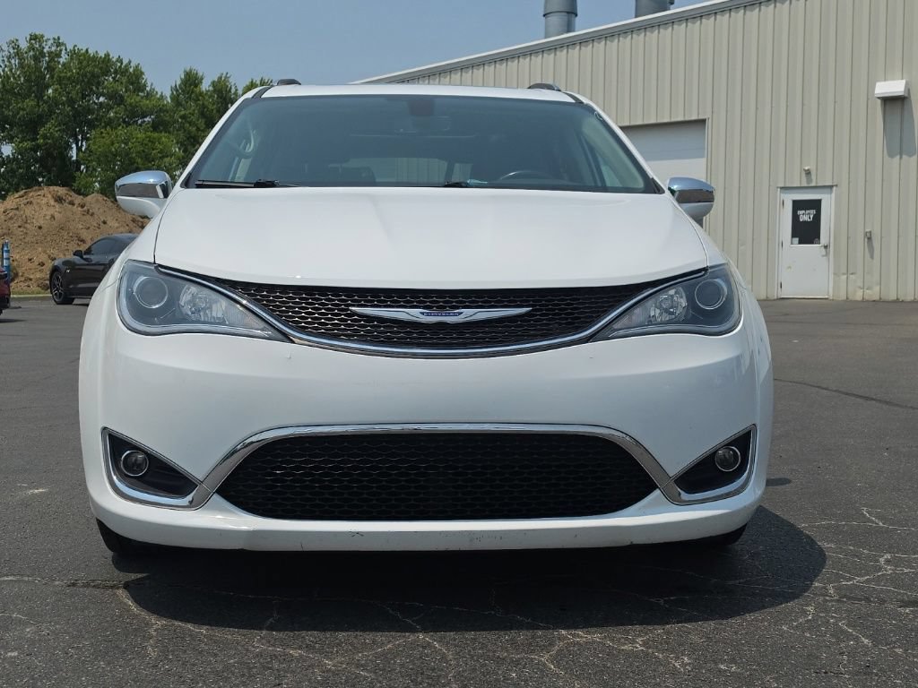 Used 2020 Chrysler Pacifica Limited FWD image 2