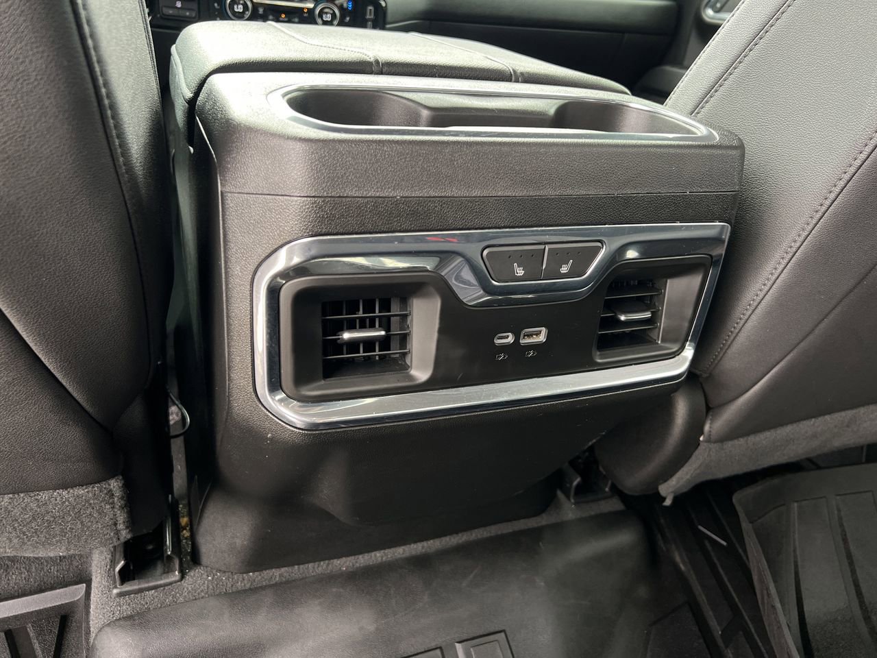 Used 2024 Chevrolet Silverado 2500 LTZ w/ LTZ Plus Package image 31