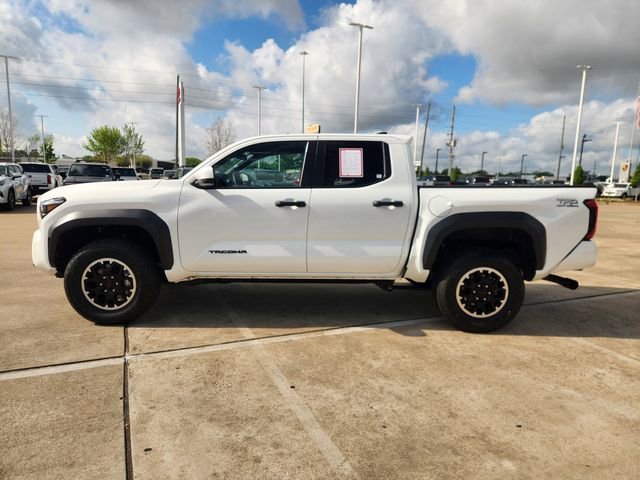 Certified 2025 Toyota Tacoma TRD Off-Road AWD/4WD image 4