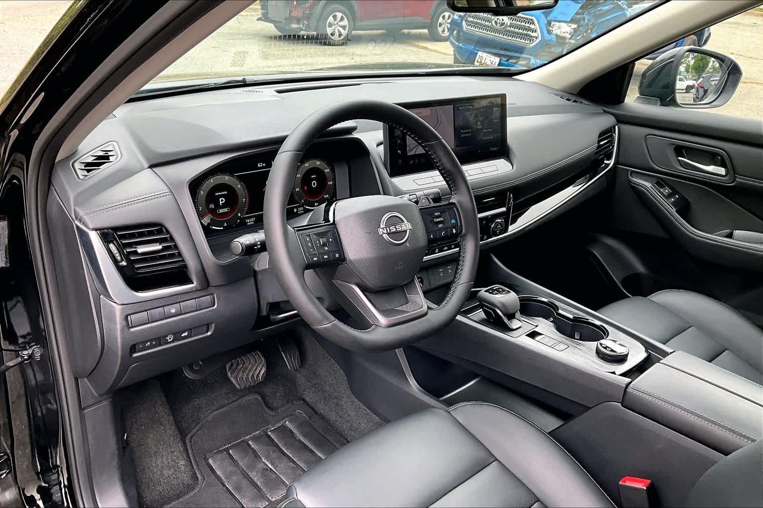 Used 2026 Nissan Rogue SL AWD/4WD image 18